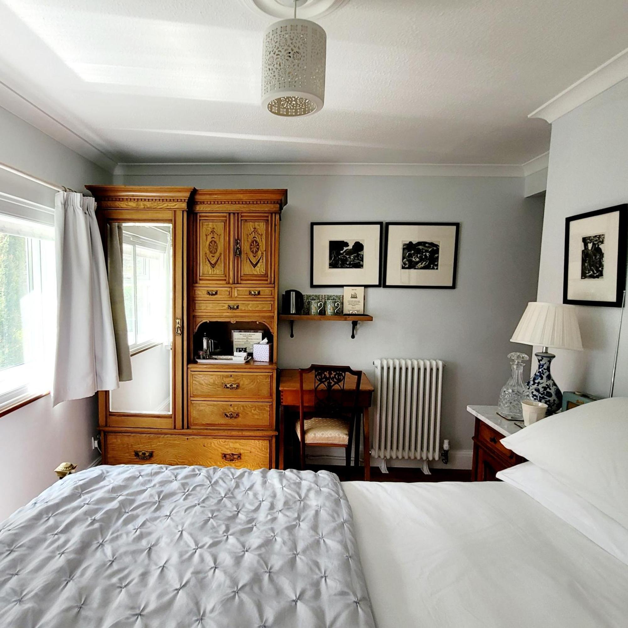 The Old School B&B Чичестер Номер фото
